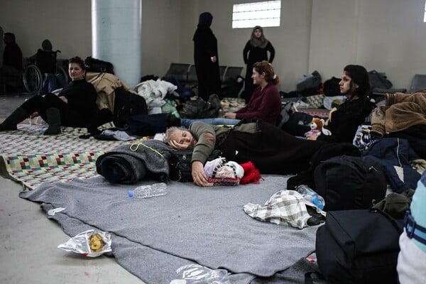 ΟΛΠ: Τέσσερις επιβατικοί σταθμοί και η πέτρινη αποθήκη έχουν ανοίξει για τους πρόσφυγες