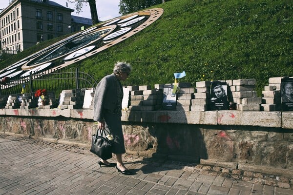 Κίεβο: Η ζωή στους δρόμους, δύομιση χρόνια μετά την εξέγερση