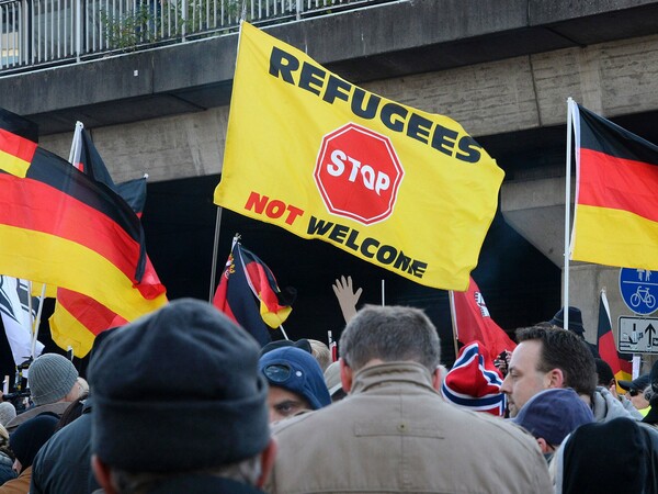 Γερμανία:"Βουτιά" στα ποσοστά των ξενοφοβικών