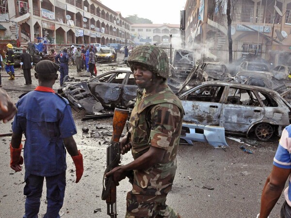 Νιγηρία: 21 άνθρωποι έχασαν τη ζωή τους σε επίθεση αυτοκτονίας