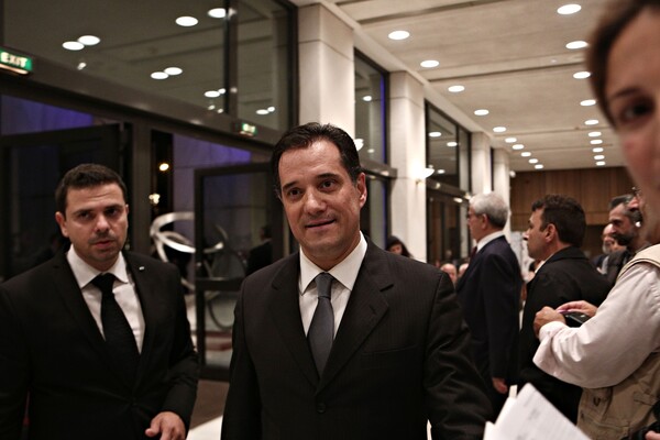 Τσίπρας, Σαμαράς και Σημίτης μαζί στην εκδήλωση για τα 100 χρόνια της Ένωσης Ελλήνων Εφοπλιστών