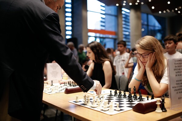 Η 16χρονη Σταυρούλα Τσολακίδου αναδείχθηκε, για τρίτη φορά, παγκόσμια πρωταθλήτρια νεανίδων στο σκάκι