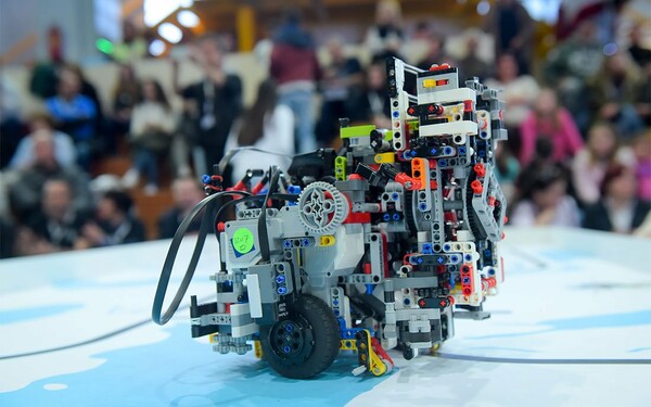 Μαθητές νικητές, με ρομπότ από το μέλλον