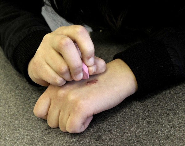"Eraser Challenge"-H νέα τρέλα των μαθητών στις ΗΠΑ που ανησυχεί τους γονείς και τα σχολεία