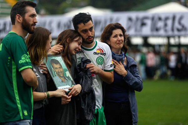Το τρόπαιο στην Σαπεκοένσε : H συγκινητική απόφαση τιμά τους νεκρούς ποδοσφαιριστές της αεροπορικής τραγωδίας
