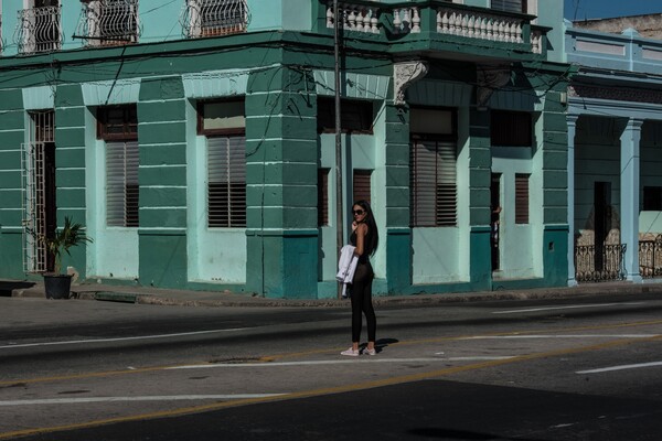 Ο φωτογράφος μας στην Αβάνα μεταδίδει το κλίμα της πόλης τώρα