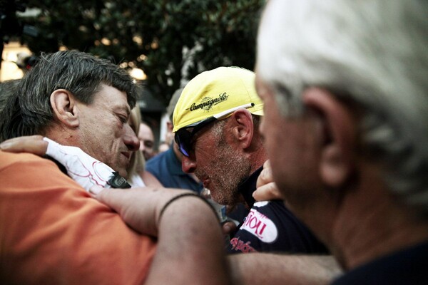 Ο συγκλονιστικός Στέλιος Βάσκος: Επέστρεψε στα Τρίκαλα μετά από 8000 χλμ ποδηλασίας και κατέρρευσε από συγκίνηση