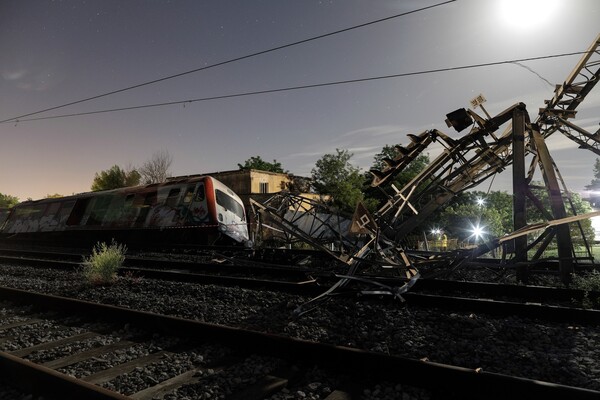 18 νέες φωτογραφίες από τον θανατηφόρο εκτροχιασμό τρένου στο Άδενδρο Θεσσαλονίκης