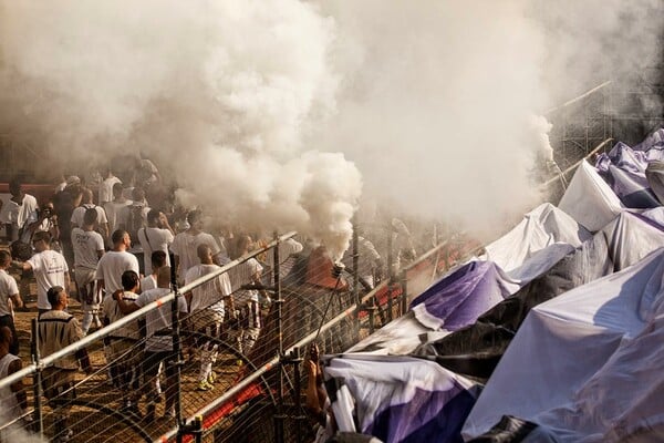 Calcio Storico: Ο πιο σκληρός και πρωτόγονος αγώνας του κόσμου γίνεται κάθε χρόνο στη Φλωρεντία