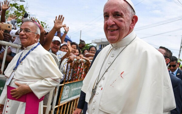 Τραυματίστηκε στο μάτι ο Πάπας Φραγκίσκος στην Κολομβία