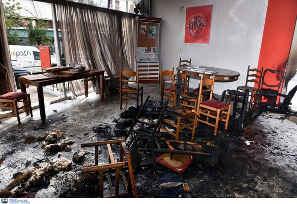 Μεγάλες ζημιές από έκρηξη με γκαζάκια στα γραφεία του ΣΥΡΙΖΑ στο Ίλιον