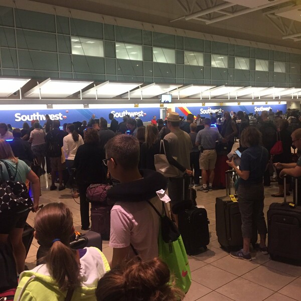 Χάος και καθυστερήσεις σε πολλά αεροδρόμια - Κατέρρευσε το σύστημα check-in
