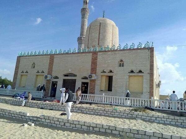 Αίγυπτος: Τζιχαντιστές είχαν απειλήσει το τέμενος στο Σινά πριν το αιματοκύλισμα