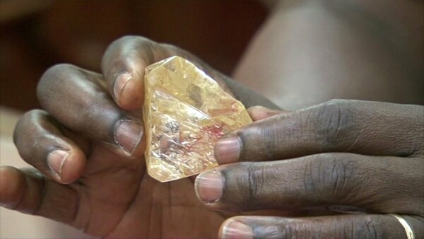 Διαμάντι, 476 καρατίων βρέθηκε στη Σιέρα Λεόνε - Το 29ο μεγαλύτερο που έχουν βρει ποτέ