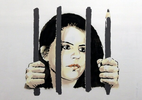 Ο Banksy επέστρεψε στη Νέα Υόρκη: Ο αρουραίος στο ρολόι και η φυλάκιση της δημοσιογράφου Zehra Dogan