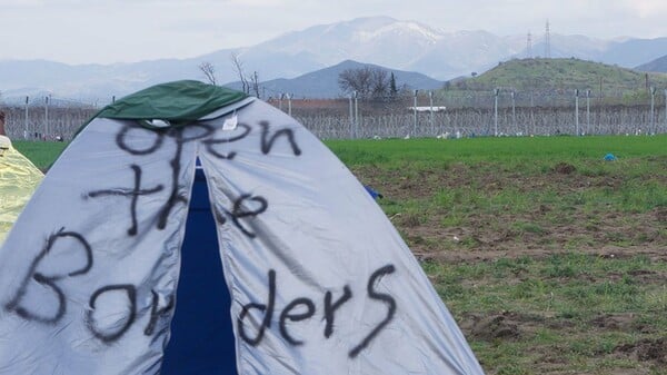 Ένας Έλληνας σκηνοθέτης κατέγραψε όλες τις διαδηλώσεις που έγιναν στα χρόνια της κρίσης