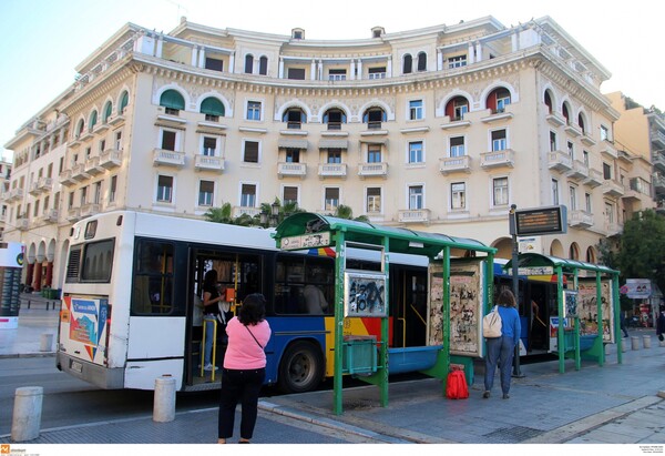Λεωφορείο του ΟΑΣΘ εκτελούσε δρομολόγιο με την πόρτα ανοιχτή (ΒΙΝΤΕΟ)