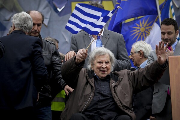 Ο φλογερός και οι κυνικοί: Ο Μίκης Θεοδωράκης και το συλλαλητήριο