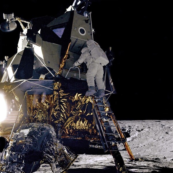 Πέθανε ο αστροναύτης Άλαν Μπιν - Ο τέταρτος άνθρωπος που πάτησε ποτέ στη Σελήνη