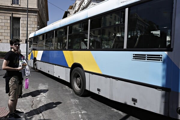 Στα λεωφορεία του κέντρου δεν ανεβαίνει ούτε ένας ελεγκτής - Τι αποκαλύπτουν στο LIFO.gr πηγές του Ο.ΣΥ