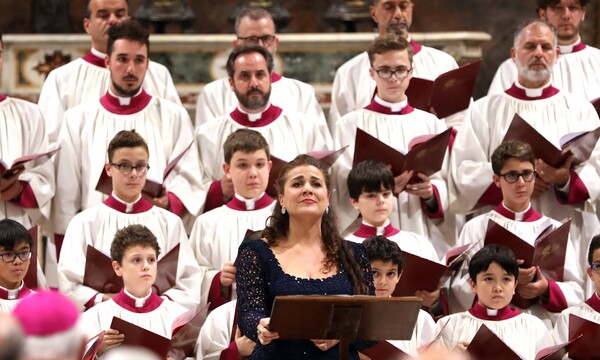 Για πρώτη φορά μετά από 500 χρόνια μια γυναίκα στην χορωδία της Καπέλα Σιξτίνα