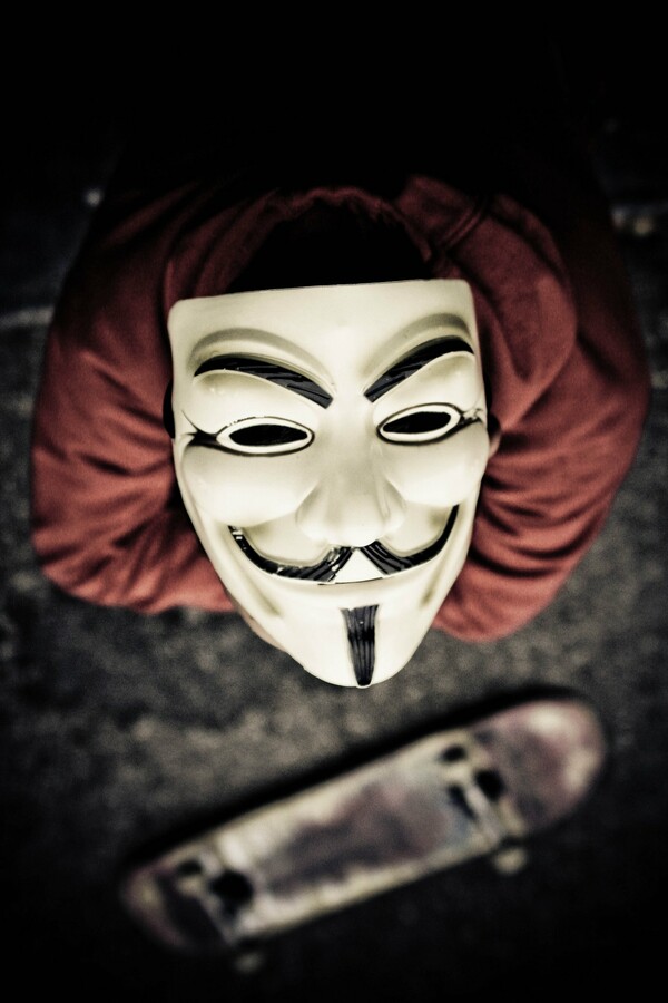 Anonymous: Να σε ποιες 5 χώρες θα χτυπήσουν σήμερα Κυριακή οι τζιχαντιστές