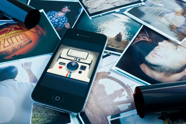 Νέα φωτογραφικά εργαλεία προσθέτουν το Facebook και το Instagram