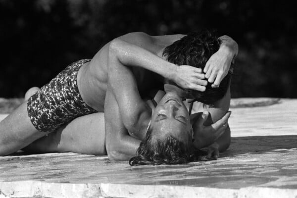 H Ρόμυ Σνάιντερ όμορφη και ερωτική στην «Πισίνα» που επανακυκλοφορεί