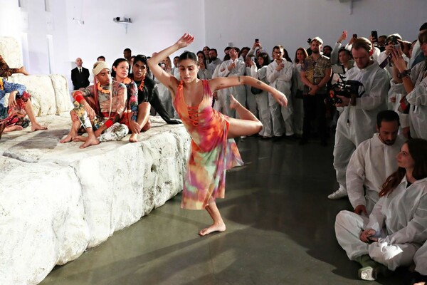 H Λούρδη, η κόρη της Μαντόνα, σε τολμηρό ερωτικό σύμπλεγμα για το Art Basel του Μαϊάμι