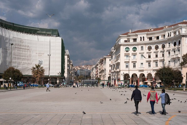 24 ώρες στη Θεσσαλονίκη της καραντίνας