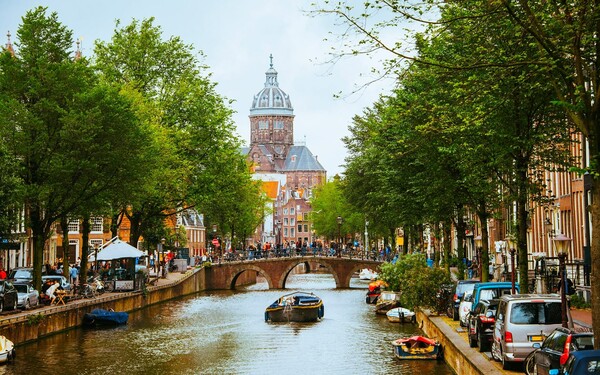 Άμστερνταμ: Απαγορεύτηκε τελείως η Airbnb στο κέντρο της πόλης