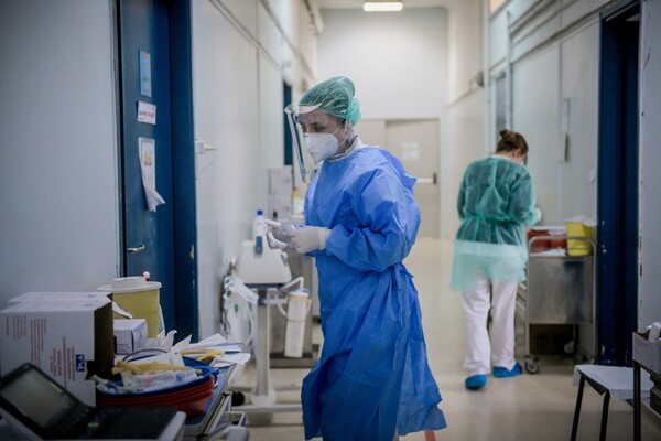 Κορωνοϊός: Στους 230 οι νεκροί στην Ελλάδα - Κατέληξε ασθενής στο «Παπανικολάου»