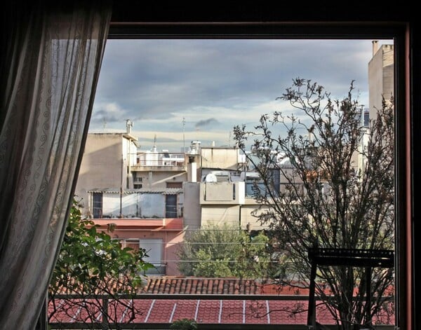 Η θέα από 40 αθηναϊκά παράθυρα