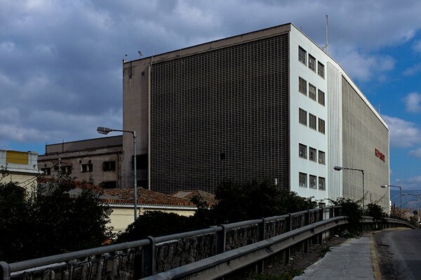 Μέσα στο ιστορικό κτίριο της καπνοβιομηχανίας ΚΕΡΑΝΗ