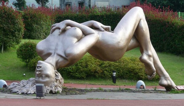 Tα 8 πιο «πορνογραφικά» αγάλματα του κόσμου