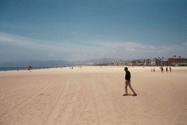 Καλοκαιρινές εικόνες από το Venice Beach της Καλιφόρνια.