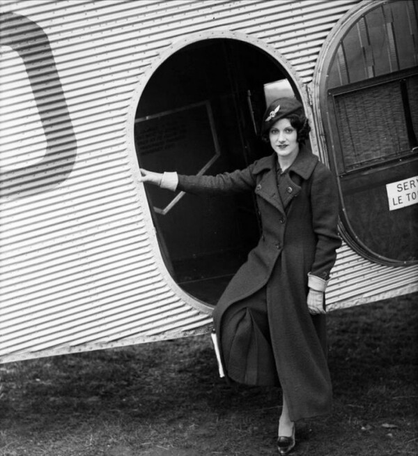 Ellen Church, η πρώτη αεροσυνοδός. 
