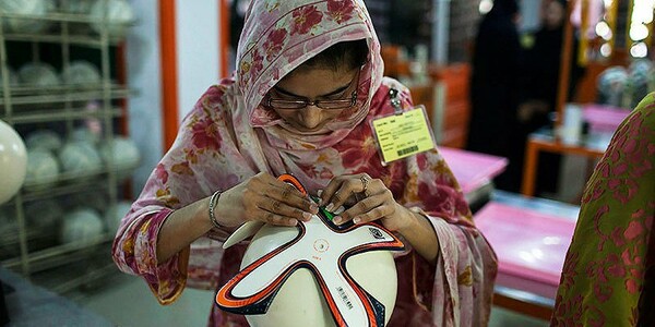 Η μπάλα του Παγκοσμίου Κυπέλλου κατάγεται από το Πακιστάν