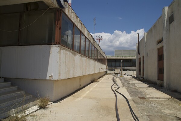 19 φωτογραφίες απ' το εγκαταλελειμμένο αεροδρόμιο του Ελληνικού