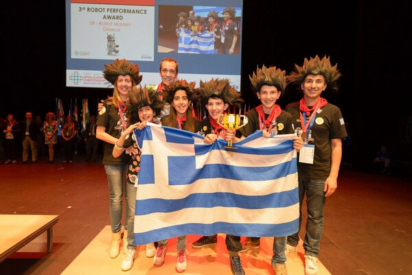 Έλληνες μαθητές στην κορυφή του κόσμου