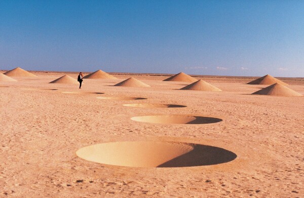 Desert Breath - Μια γιγαντιαία ελληνική εγκατάσταση στην έρημο γίνεται viral