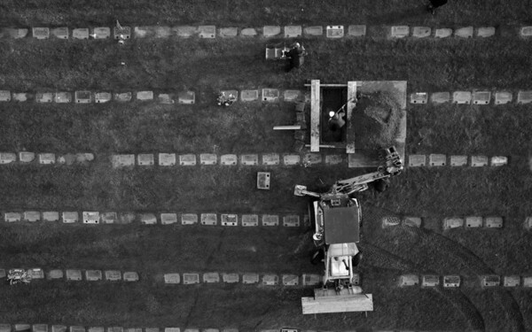 21 ασπρόμαυρες φωτογραφίες του πλανήτη τραβηγμένες από drones