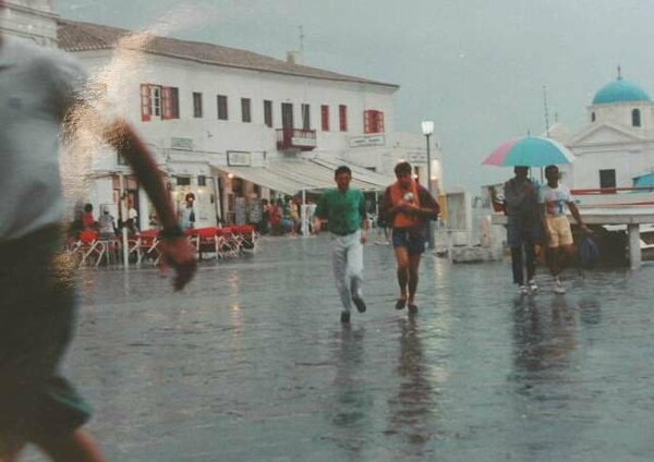 100 χρόνια στη Μύκονο