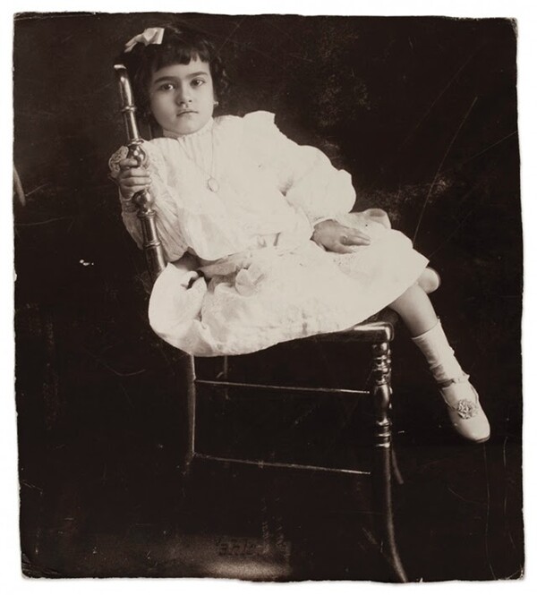 Σπάνιες παιδικές φωτογραφίες της Φρίντα Κάλο, τραβηγμένες από τον πατέρα της