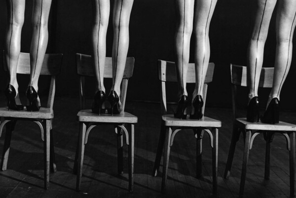 O Peter Lindbergh φωτογραφίζει αληθινές γυναίκες -όχι Barbies του φώτοσοπ
