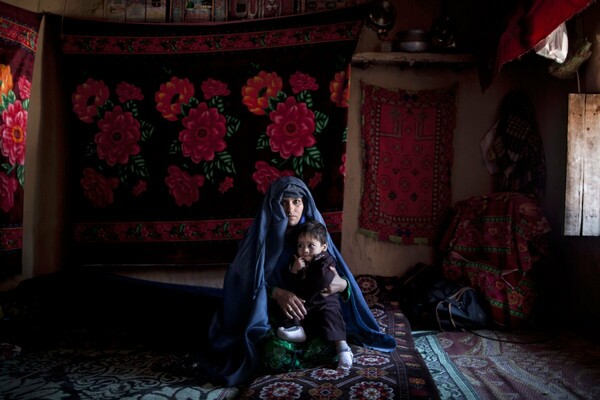Οι ανέστιες μάνες του Αφγανιστάν 