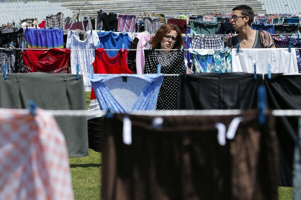 Μια μπουγάδα στο Κόσοβο για να ξεπλύνει την ντροπή του βιασμού
