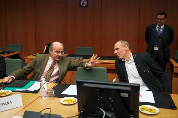 Ο Ντάισελμπλουμ τρώει M&M's στο Eurogroup