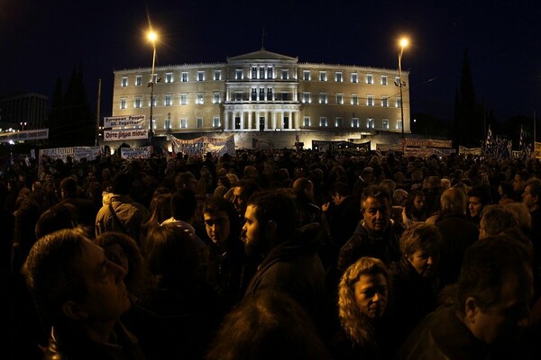 20.000 Έλληνες φώναξαν στο Σύνταγμα