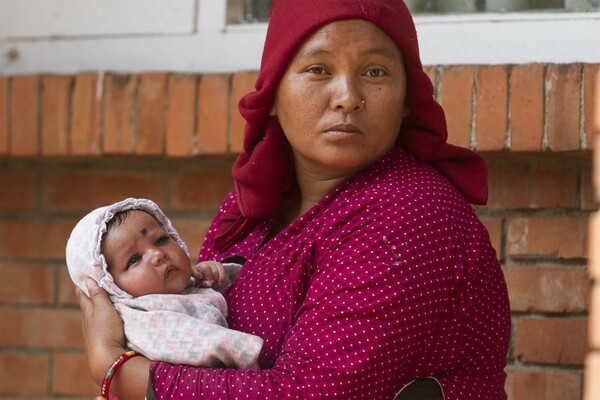Να μη ξεχάσουμε το Νεπάλ - 20 φωτογραφίες απ' τη ζωή στα χαλάσματα
